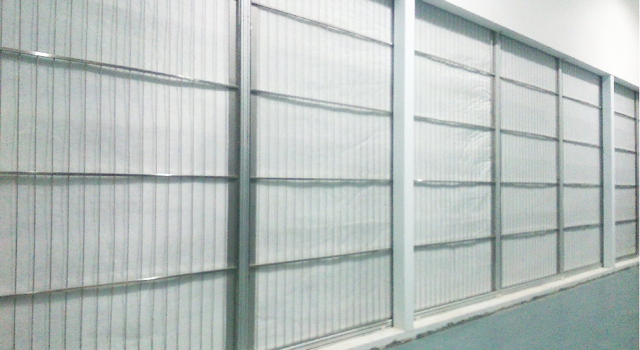 德淮半導(dǎo)體新建車間 卷簾過濾器車間內(nèi)側(cè)（超大過濾面積，通風(fēng)量穩(wěn)定可靠）